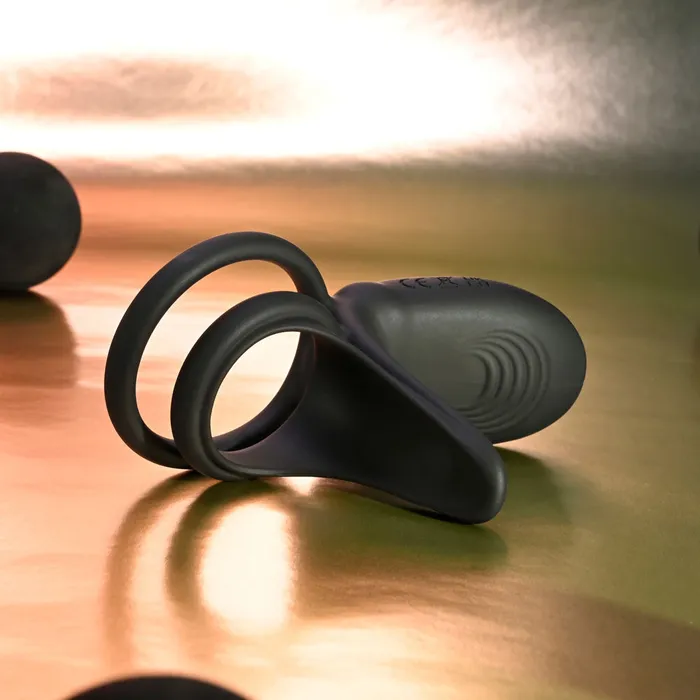 ShhhWndsr Couples Playboy Pleasure JUST RIGHT Vibrating Cock Ring ShhhWndsr Couples Playboy Pleasure JUST RIGHT Vibrating Cock Ring