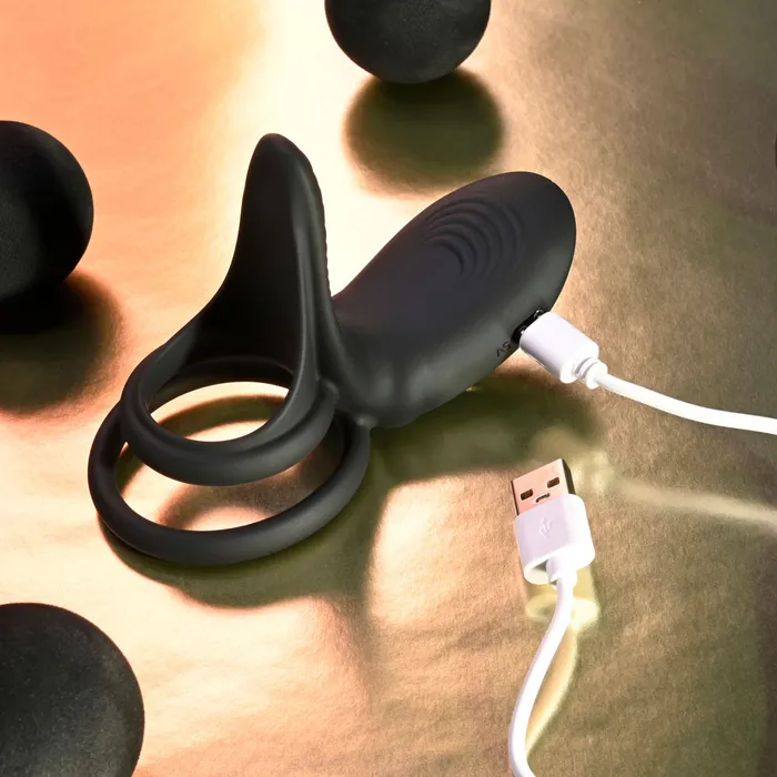 ShhhWndsr Couples Playboy Pleasure JUST RIGHT Vibrating Cock Ring ShhhWndsr Couples Playboy Pleasure JUST RIGHT Vibrating Cock Ring